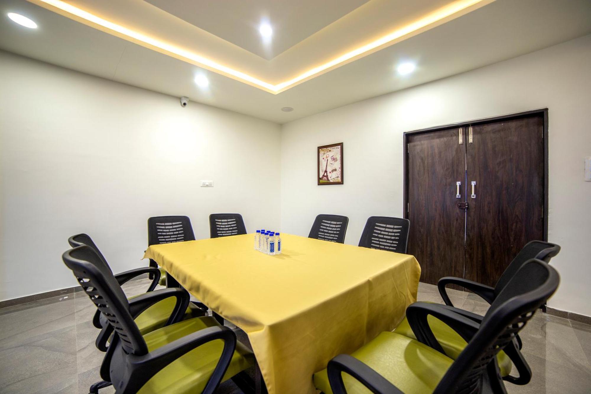 Hotel Shivalik - Mehsana Mahesana エクステリア 写真