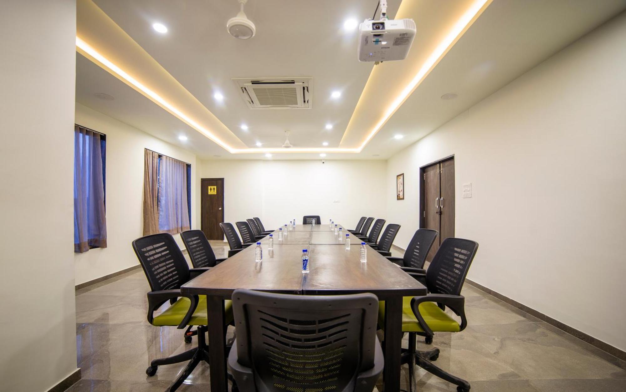 Hotel Shivalik - Mehsana Mahesana エクステリア 写真