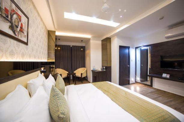 Hotel Shivalik - Mehsana Mahesana エクステリア 写真