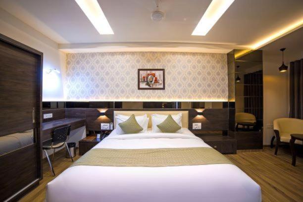 Hotel Shivalik - Mehsana Mahesana エクステリア 写真