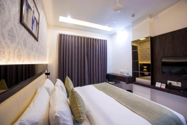 Hotel Shivalik - Mehsana Mahesana エクステリア 写真