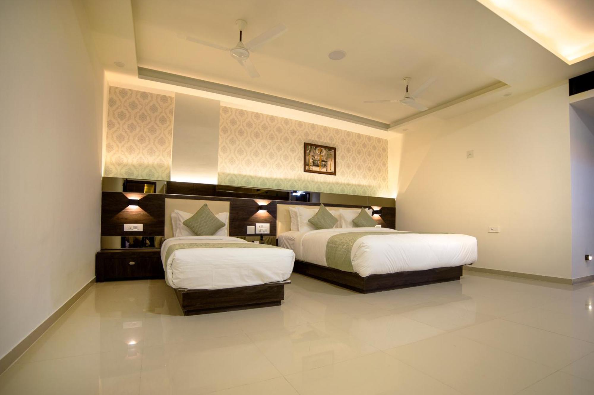 Hotel Shivalik - Mehsana Mahesana エクステリア 写真
